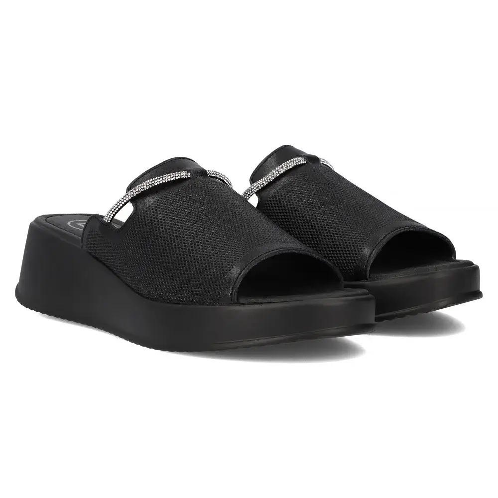 Skórzane klapki FILIPPO DK6067/24 - zdjęcie 4